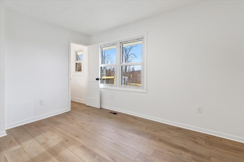 326 Rolling Hills Drive, photo 31 of 40
