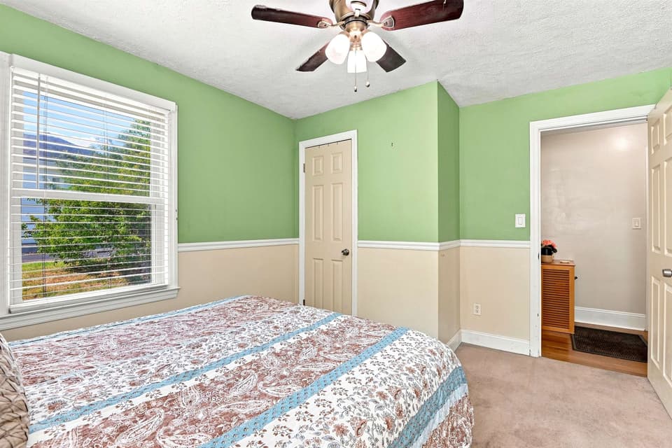105 Ellett Drive SE, photo 22 of 37