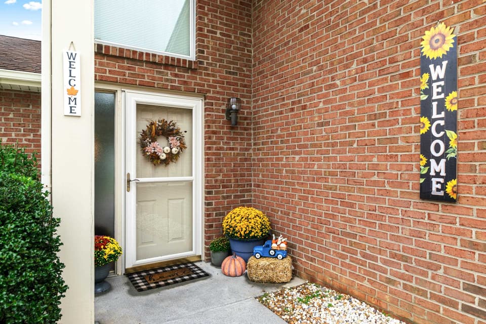 80 Patricia Lane, photo 5 of 40