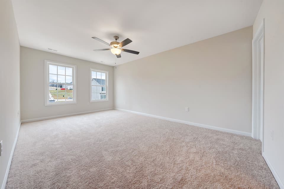 330 Diamond Avenue, photo 8 of 12