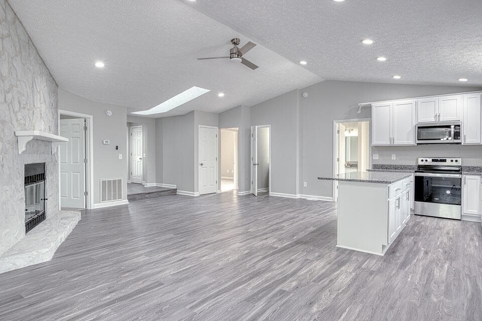 15 Kays Dr NW, photo 16 of 32