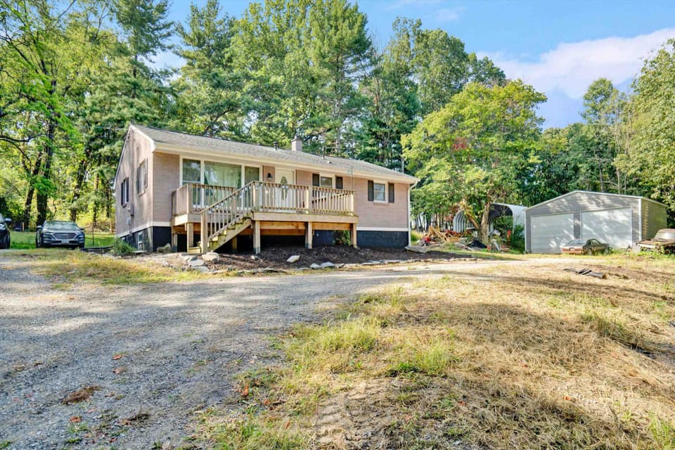 2112 Gate Road, photo 3 of 32