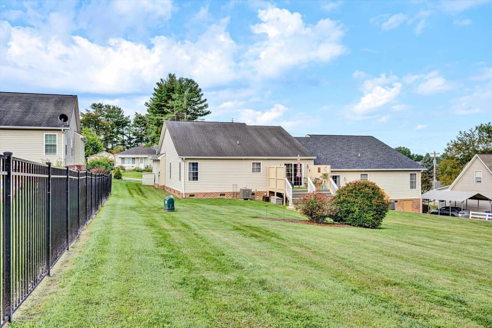 416 Miller Street, photo 37 of 40