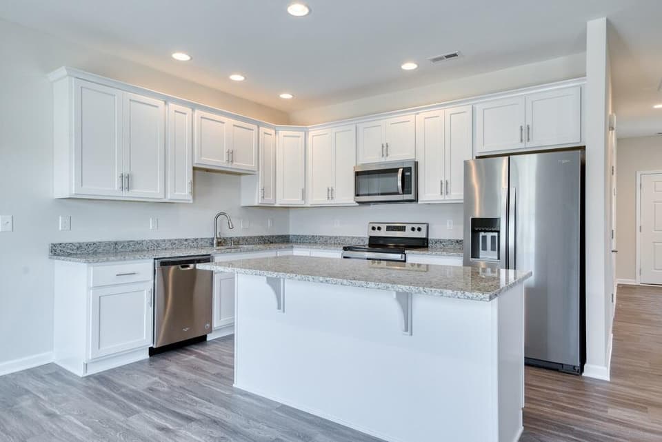 223 Louise Ln, photo 13 of 35