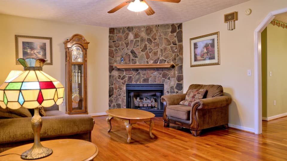 240 Virginian Drive, photo 6 of 40