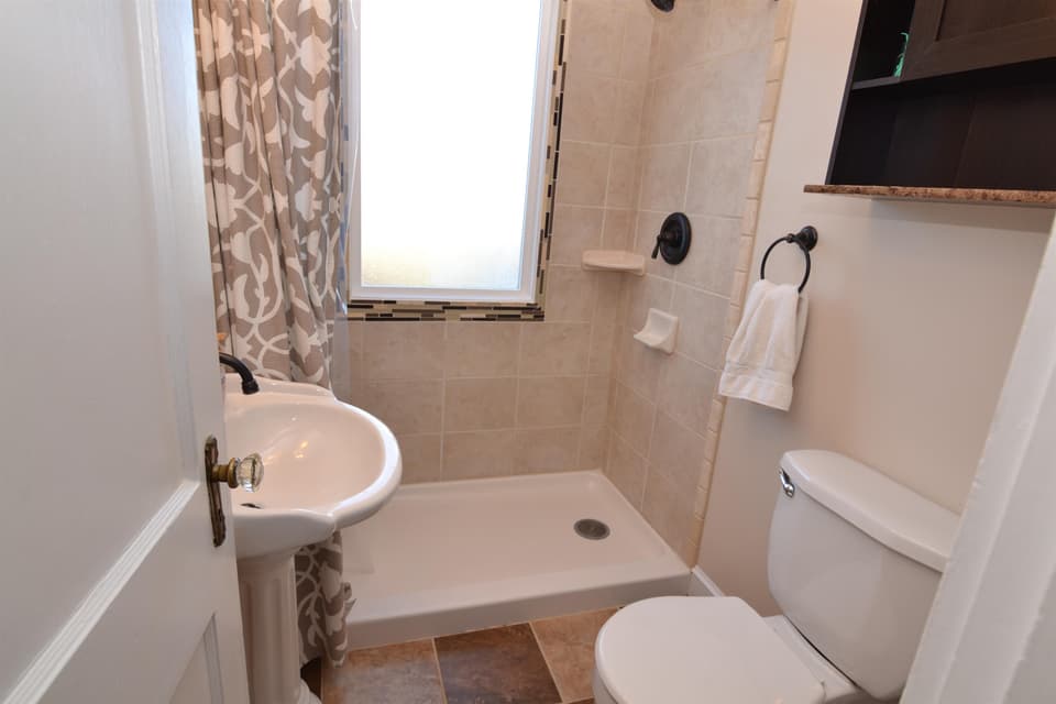 195 Church Street, photo 11 of 40