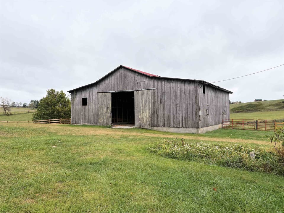 2466 Meadow Creek Road, photo 6 of 10