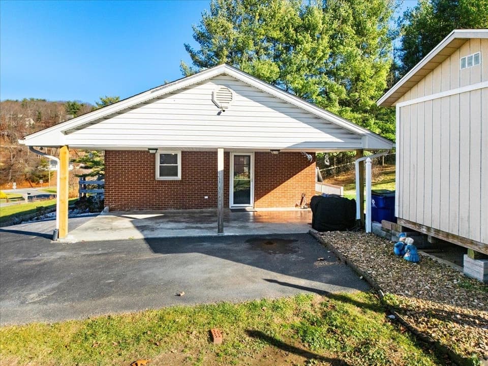 60 Overland Drive, photo 37 of 38