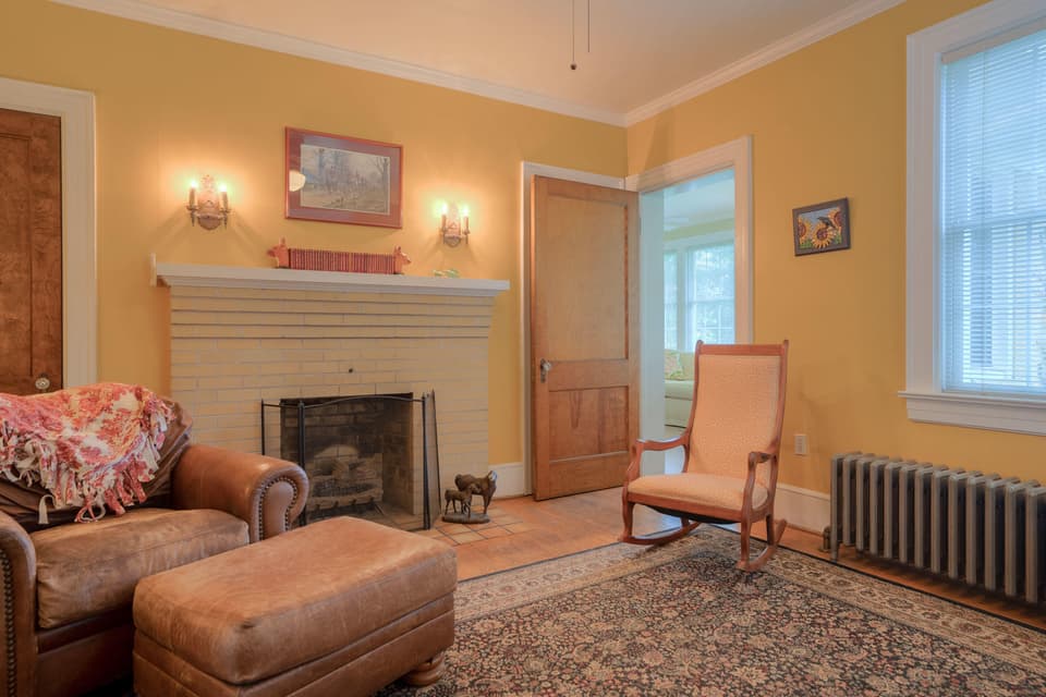 110 E Main Street, photo 22 of 37