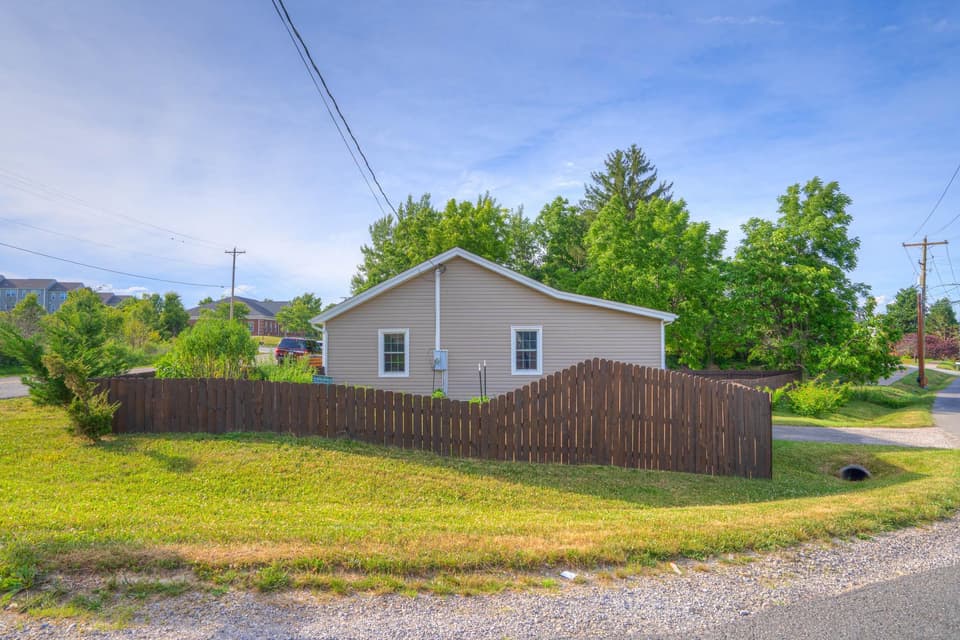 1215 Moose Drive, photo 20 of 28