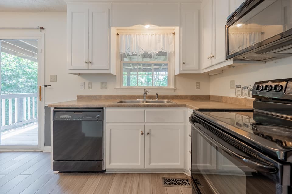 640 Warren Court, photo 19 of 40