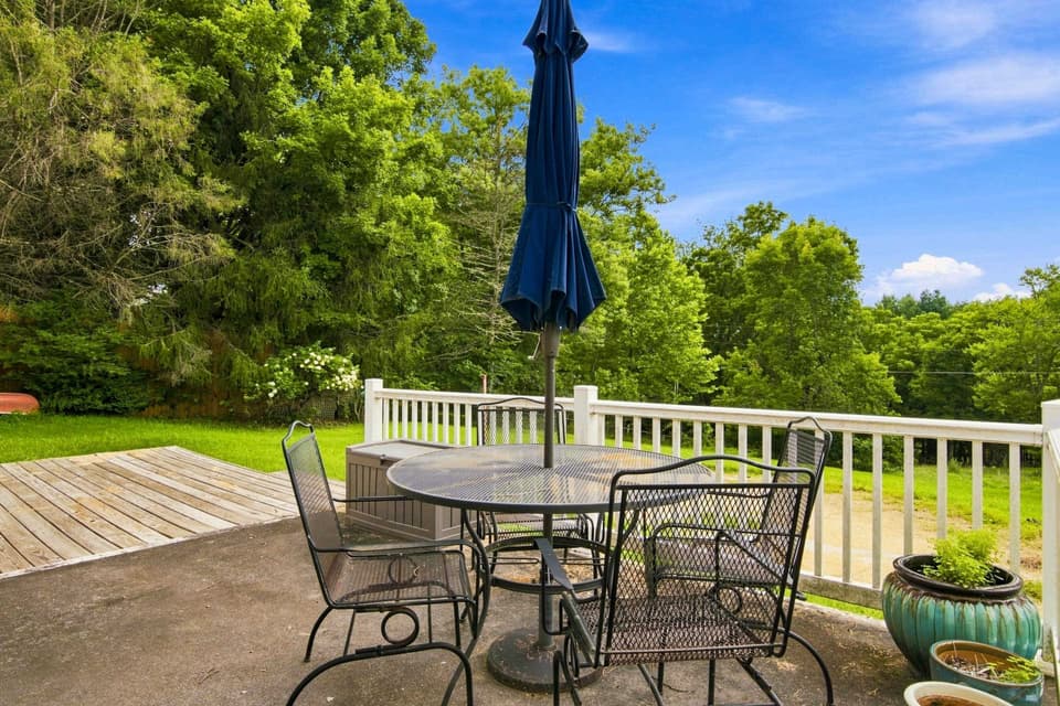 325 Cheverly Drive, photo 5 of 40