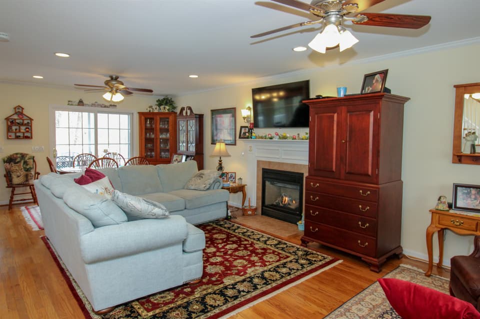 2760 Madison Avenue SE, photo 14 of 40