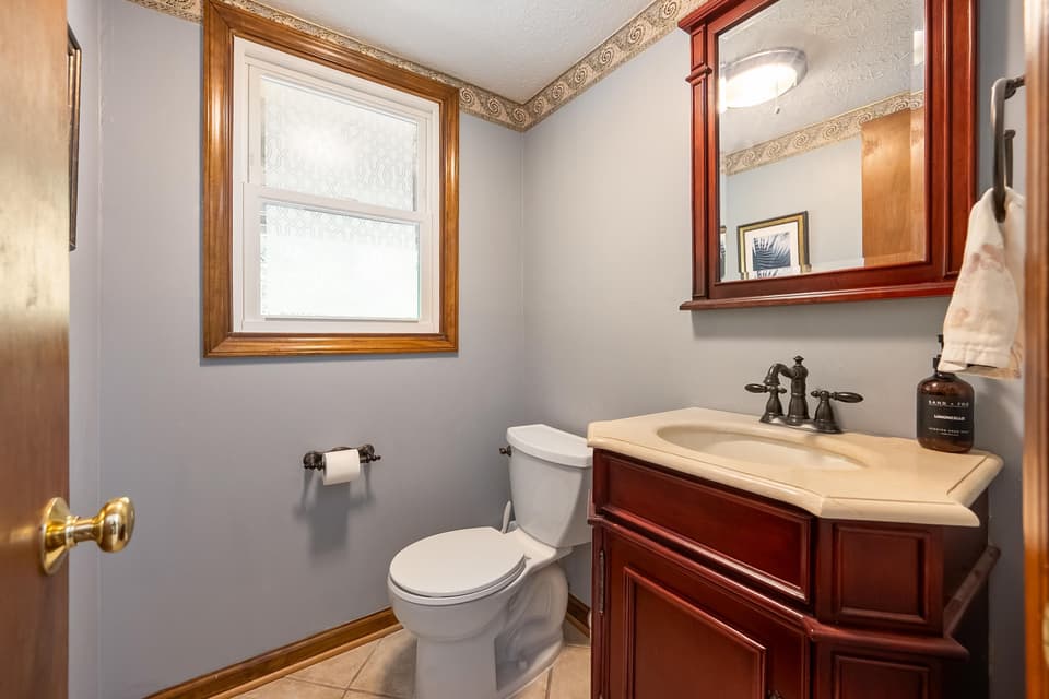 1160 Sherwood Drive, photo 23 of 40
