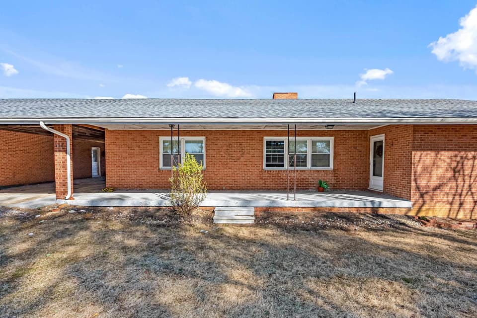 575 Stafford Drive, photo 10 of 40