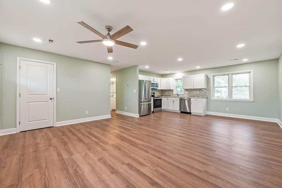125 Boxwood Drive, photo 7 of 28