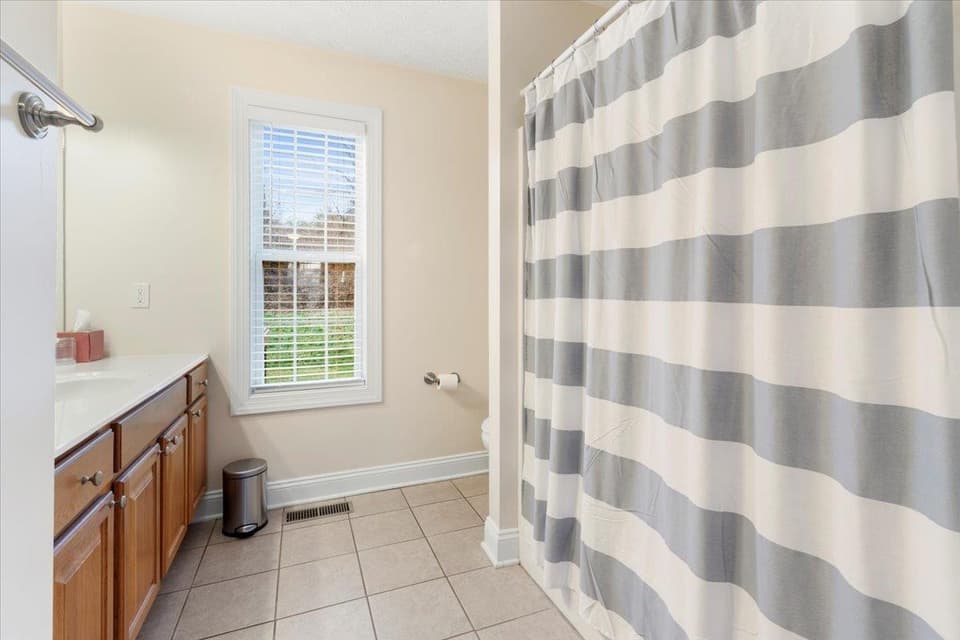 450 Tall Oak Boulevard, photo 17 of 40