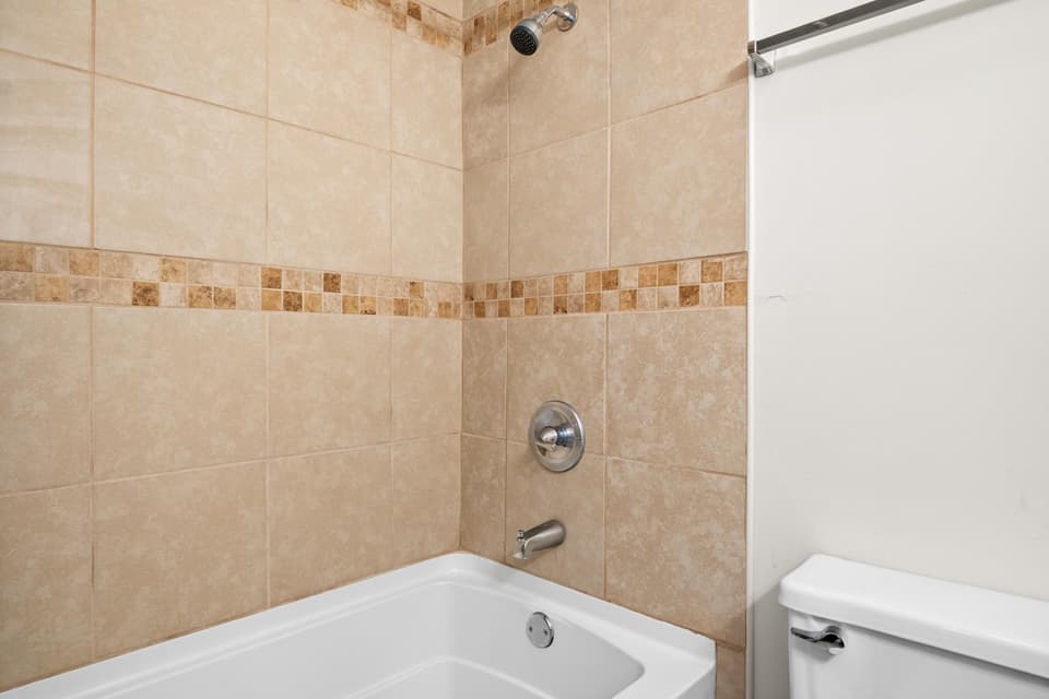 2596 Glade Drive SE, photo 3 of 24