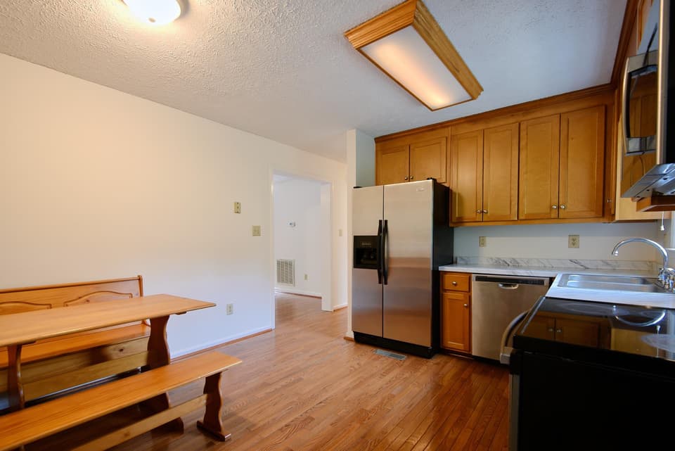 355 Overland Drive, photo 11 of 29