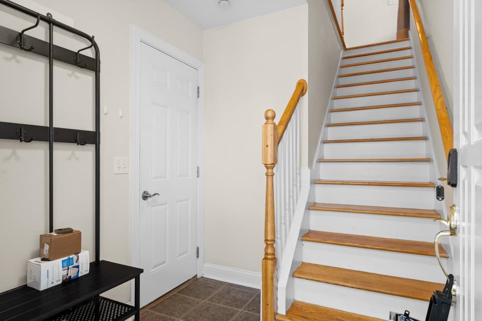510 Oak Tree Boulevard NW, photo 5 of 33
