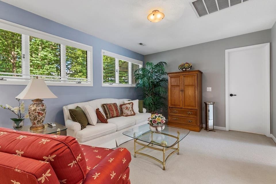 255 Patricia Lane NE, photo 32 of 35