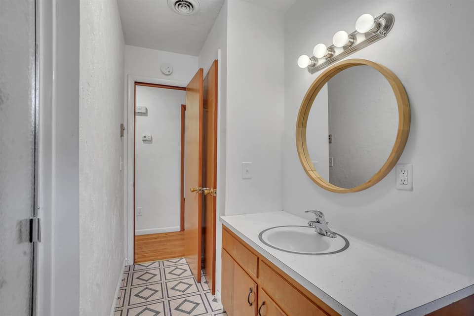650 Betty Drive, photo 29 of 40