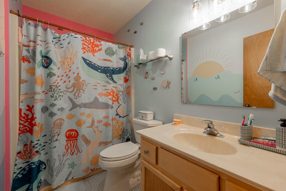 225 Pelham Lane, photo 25 of 40