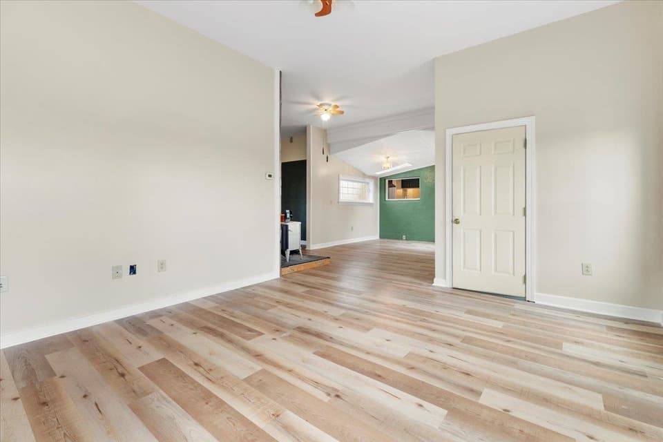 3465 Thrush Road, photo 8 of 40
