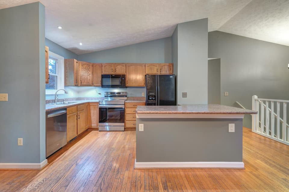 535 Capitol Way, photo 10 of 40