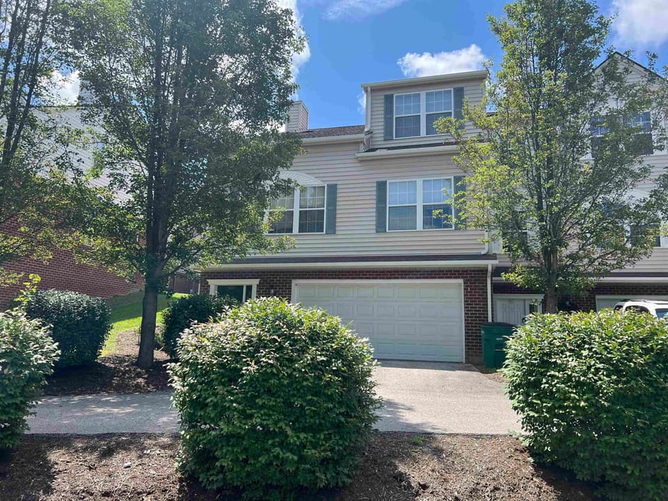 900 Oaktree Boulevard, Christiansburg, VA