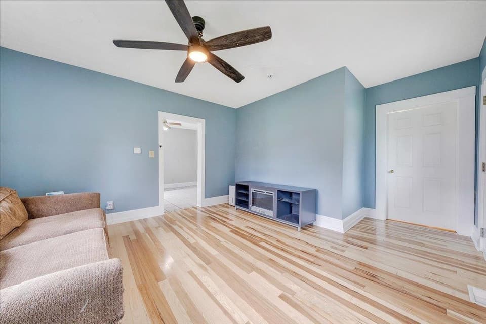 340 Montgomery Street, photo 5 of 32