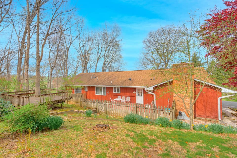 1144 Round Meadow Dr, photo 3 of 36