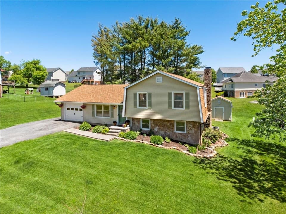 80 Henley Drive, photo 5 of 40