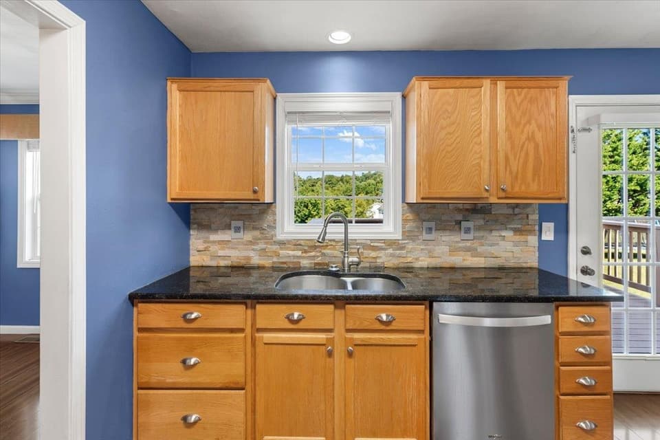 305 Sequoia Circle, photo 15 of 40
