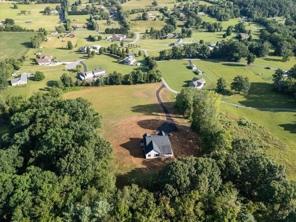 4480 Fairview Drive, photo 6 of 36