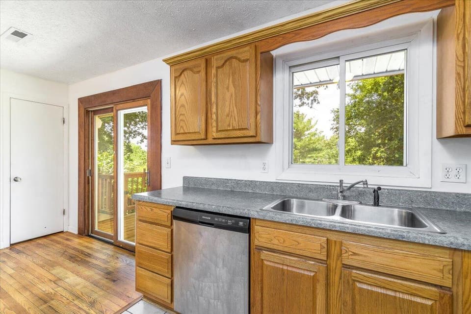 4320 Cumberland Dr SE, photo 14 of 40