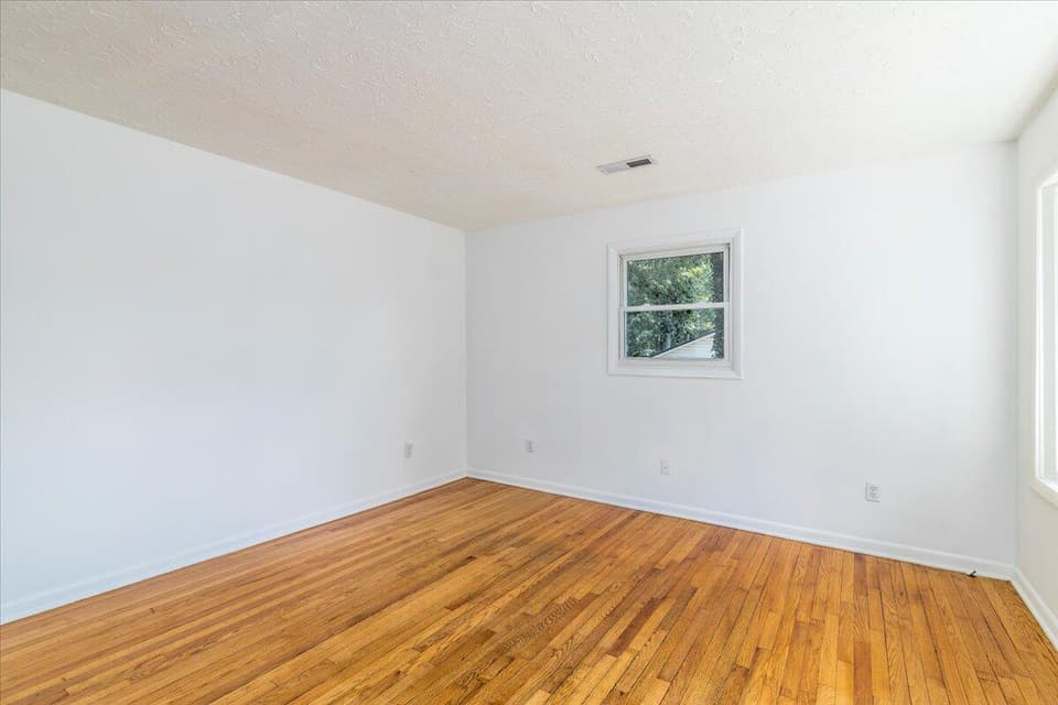 4320 Cumberland Dr SE, photo 8 of 40