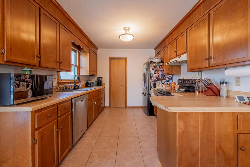 225 Pelham Lane, photo 19 of 40