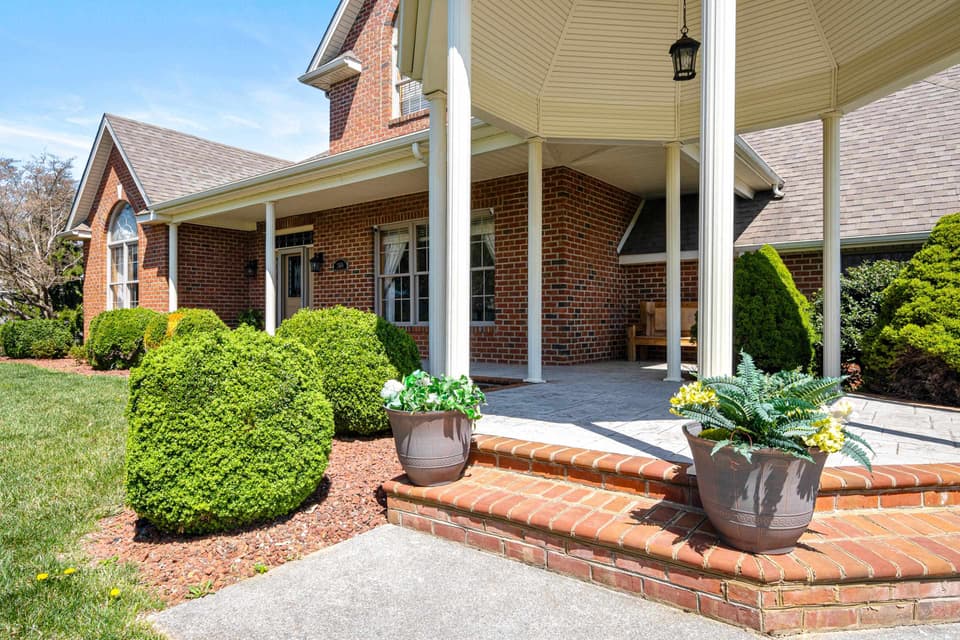2360 Lake Vista Drive, photo 4 of 40