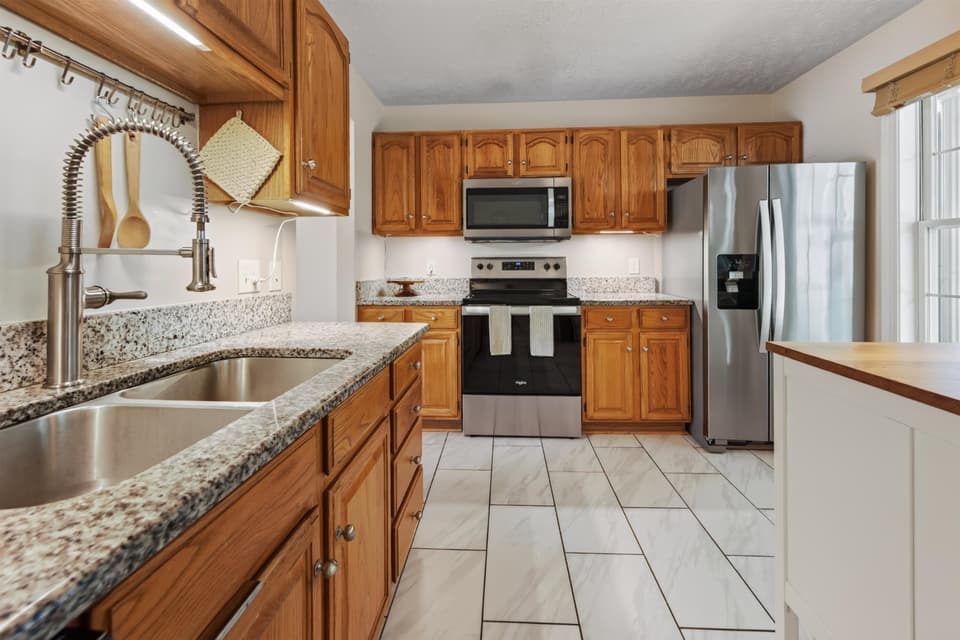 230 Silver Leaf Drive, photo 11 of 40