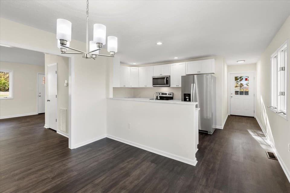 395 Cherokee Drive, photo 33 of 40