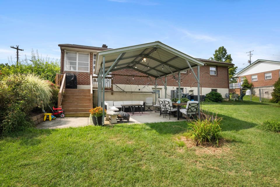 105 Wades Lane, photo 35 of 40