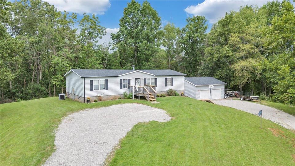 963 Magnolia Ln, photo 2 of 25