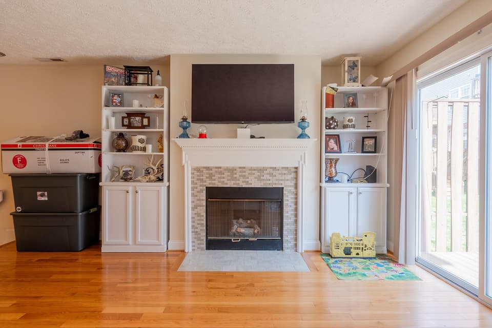 405 Silver Leaf Drive, photo 4 of 36