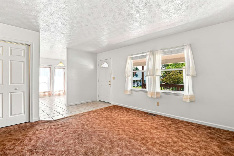 111 Hagan Street NE, photo 10 of 40