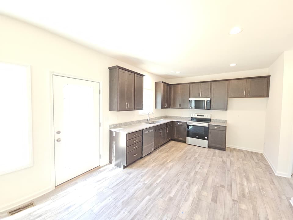 1470 Walnut Ridge Road, photo 3 of 40