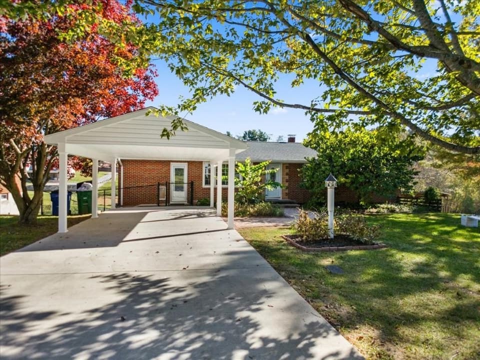 290 Kimball Lane, photo 5 of 40