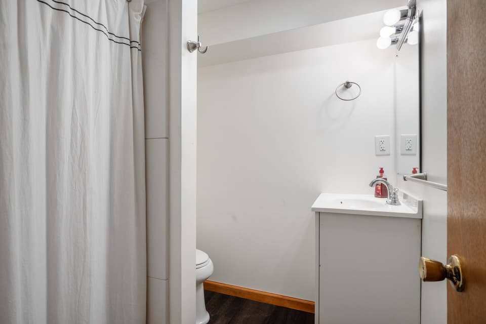 105 Wades Lane, photo 29 of 40