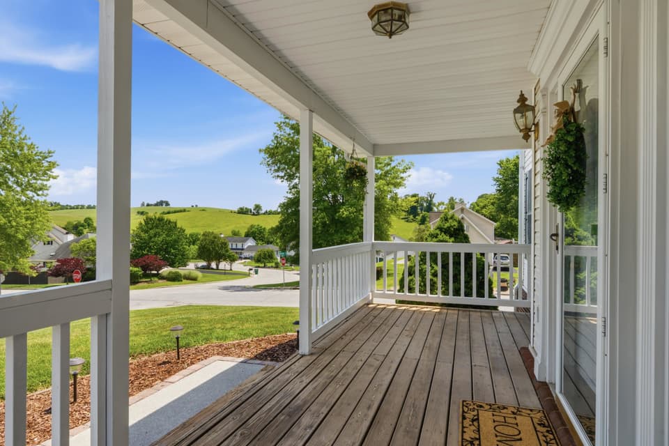 55 Sapphire Avenue, photo 8 of 40
