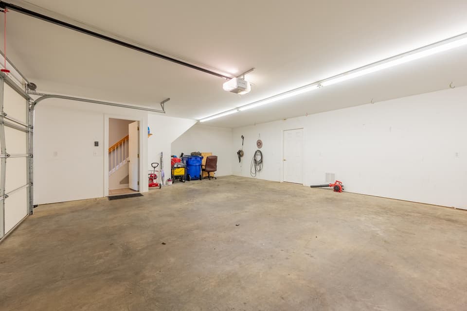 780 Oaktree Boulevard, photo 13 of 40